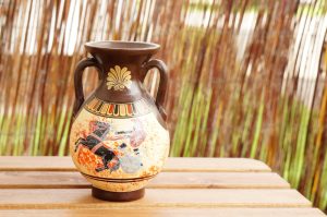Vaso decorativo in ceramica per strada